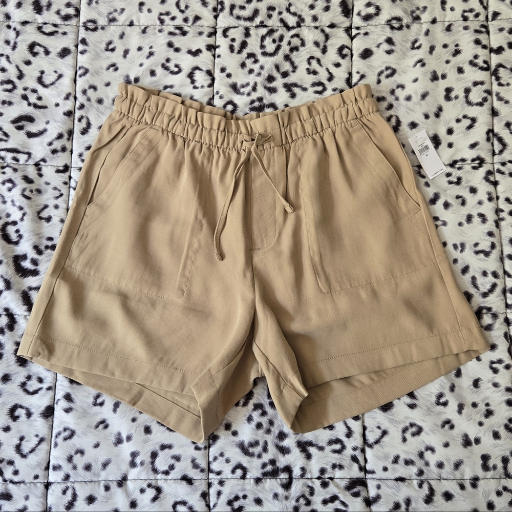 NWT Old Navy Tan Soft Tie-Waist Pull-On 5" Shorts Sz M